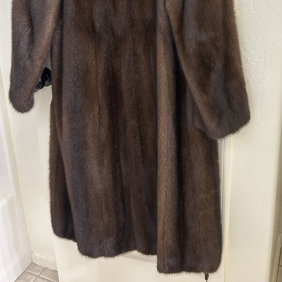 Full length mink coat - Picture 5 of 14